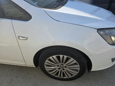 Aripa opel astra j d.