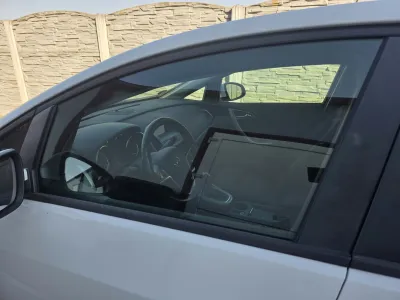 Geam usa opel astra j s.f