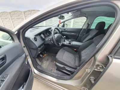 Plansa bord peugeot 3008