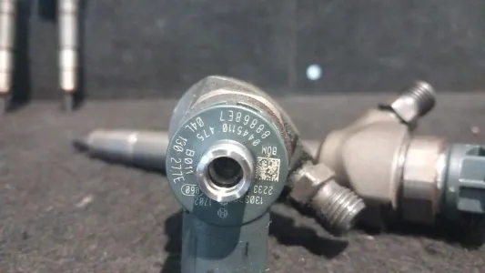 Injector 2.0 ckf seat leon 5f  04l130277e