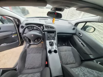 Plansa bord peugeot 3008