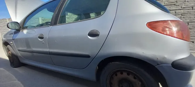Peugeot 206 1.1b