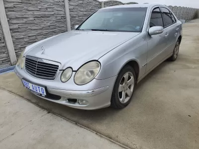 Mercedes e-class e220 w211