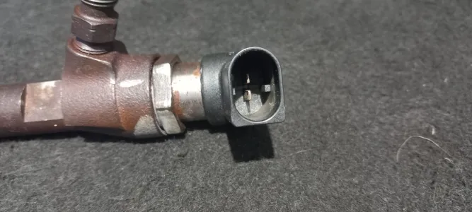 Injector 1.8 qywa ford s-max 4m5q-9f593-ad