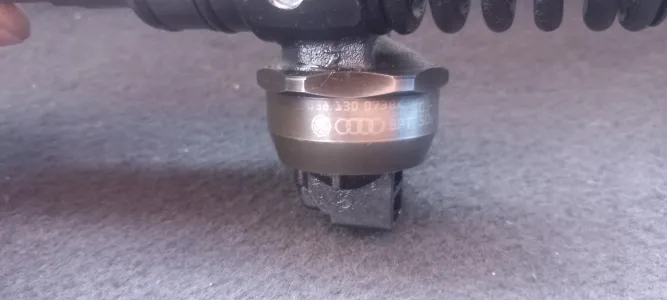 Injector 2.0 d vw 038130073 bk